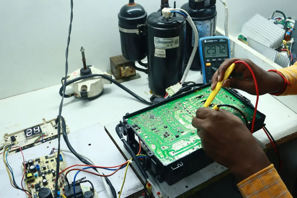 Tiệm sửa chữa của Điện Lạnh Trần Văn Tới